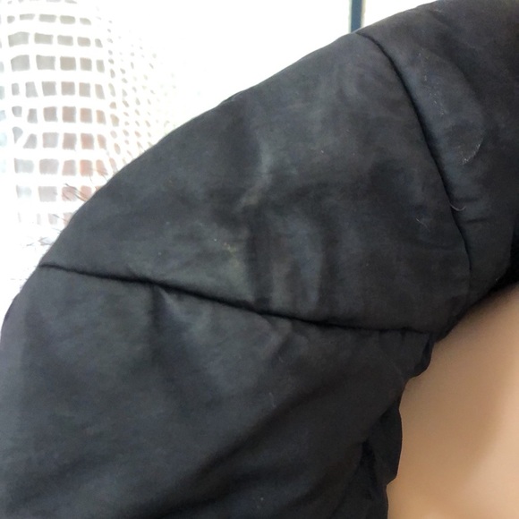 Calvin Klein size M puffer coat - zip pockets and detachable faux fur lined hood - Picture 5 of 11